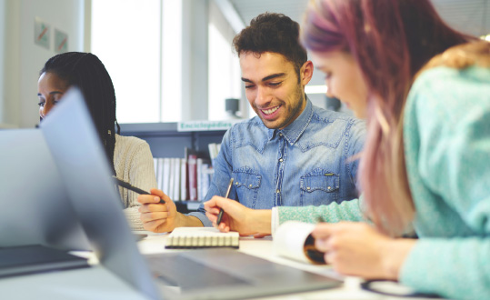 Scholen en universiteiten Scholen en universiteiten